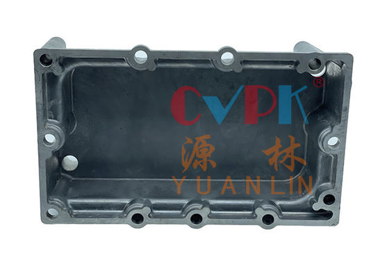 कोमात्सु इंजन PC120 S4D95 के लिए 6205-61-5220 खुदाई डीजल इंजन तेल कूलर कवर 6205-61-5220